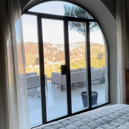 Eleonora Italia Villa *