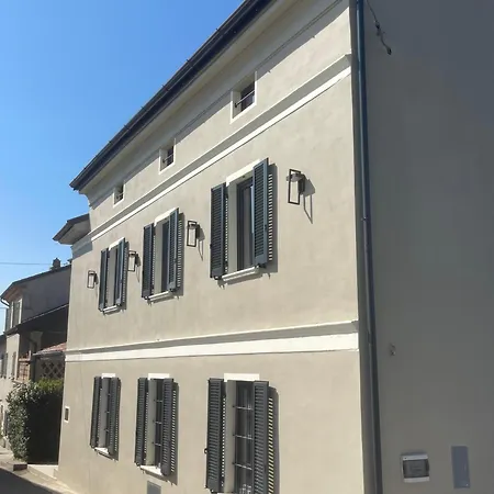 Eleonora Italia Villa *
