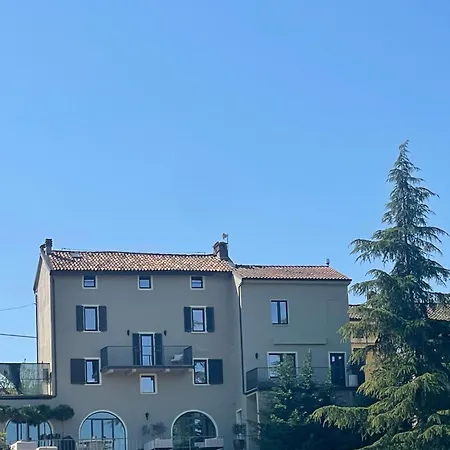 Eleonora Italia Villa