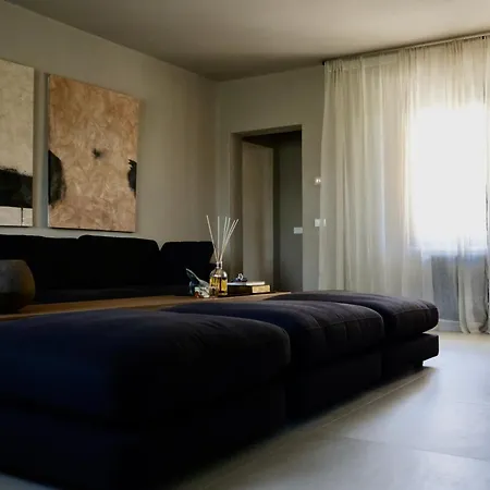 Eleonora Italia Villa Mornico Losana